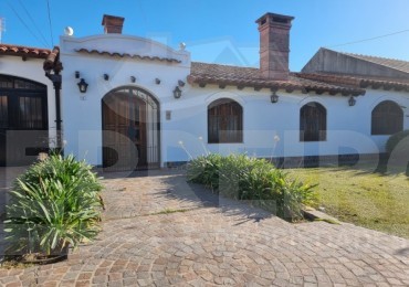 Chalet reformado a nuevo de 3 dormitorios